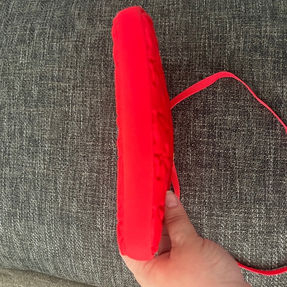 Disney Parks Minnie Mouse D-Tech Red Bow Embossed 11" Tablet Crossbody Purse Bag - Picture 4 of 14